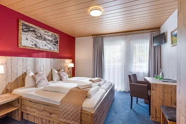 haus_tirol_comfort_doppeltzimmer_zimmer_14_1.jpg