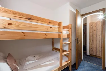 haus_tirol_familienzimmer_zimmer_13_3.jpg